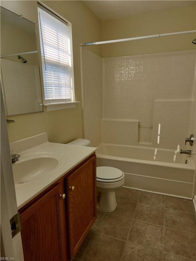 Building Photo - RENTAL