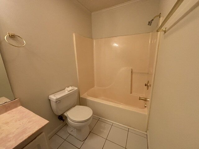 Building Photo - 2924 Mulberry Ln