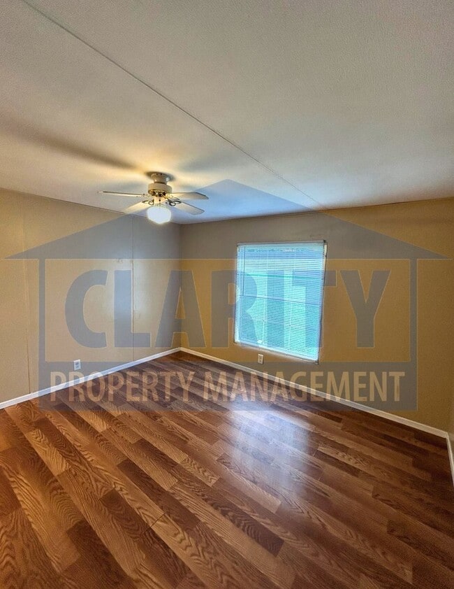 Building Photo - Charming 3-Bedroom with Large Yard