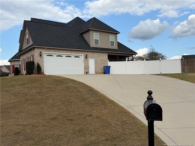 Building Photo - 115 Dairy Ct