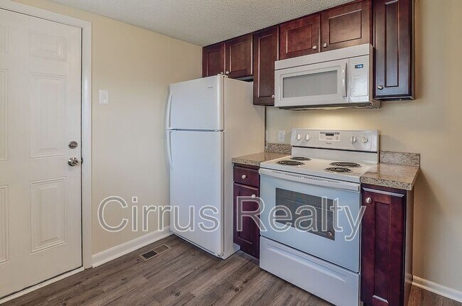 Building Photo - 753 28th St