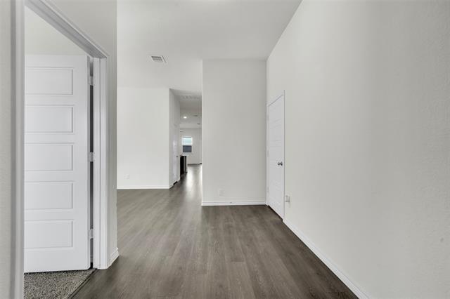 Building Photo - 484 Declaration Way