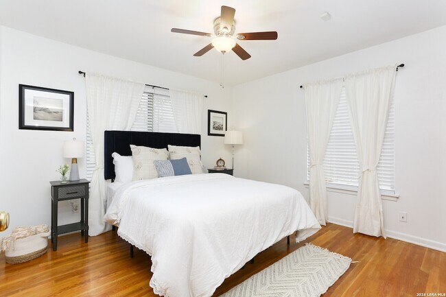 Building Photo - 2806 Belvoir Dr