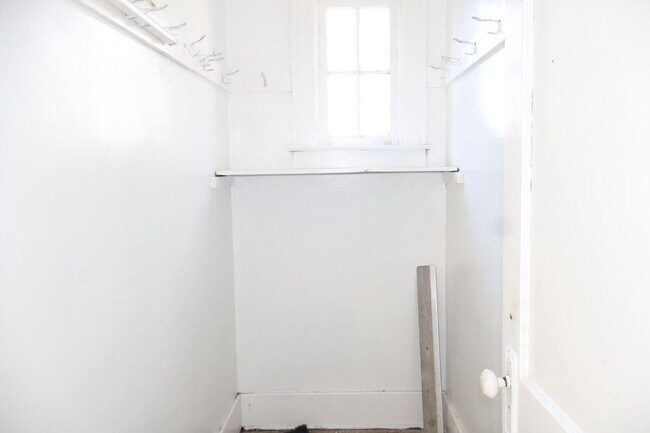 Building Photo - 15840 Indiana St