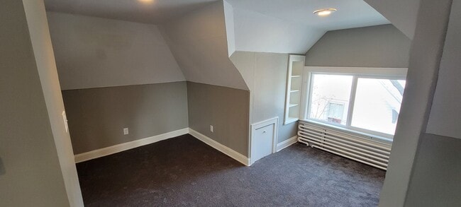 Building Photo - AVAILABLE NOW - 4 Bedroom with garage