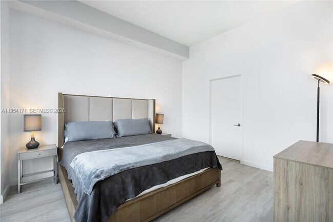 Building Photo - 45 SW 9th St