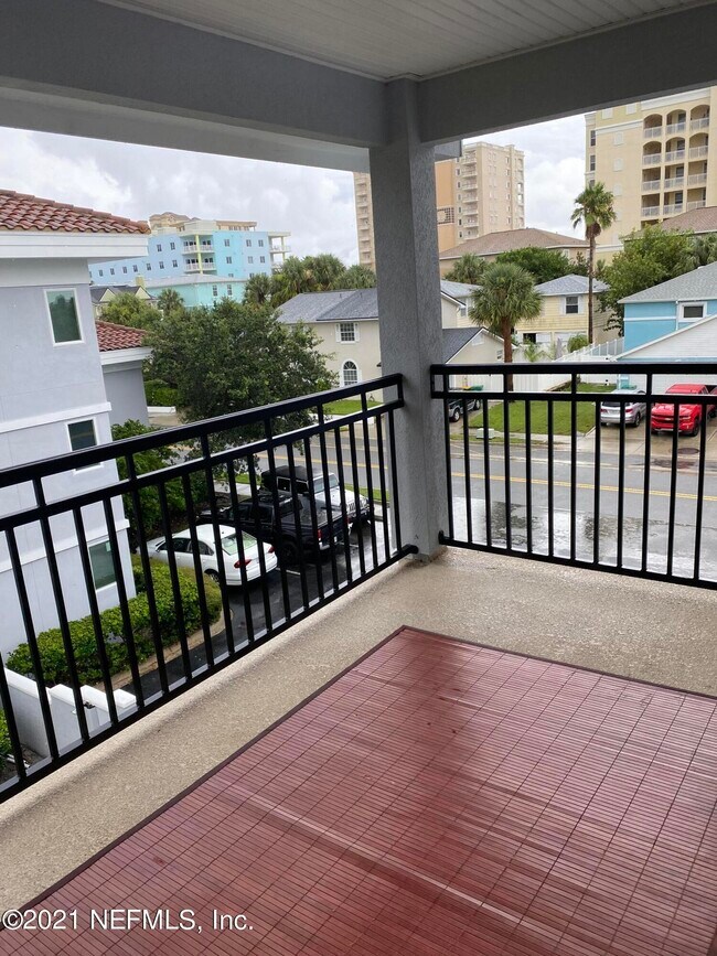 Building Photo - 201 10th St N