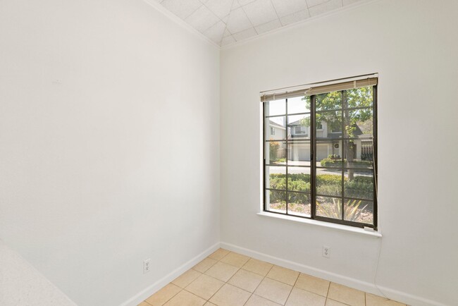 Building Photo - 17 Lawerence Rd - 3 bedroom | 2 bath | Sin...