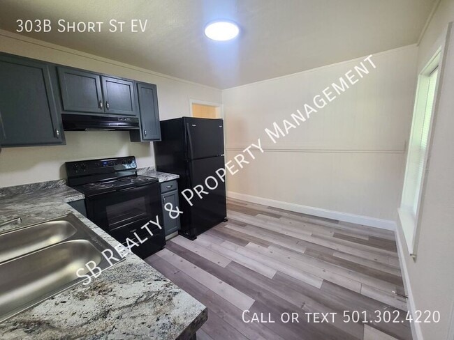 Building Photo - 303B Short St EV-
