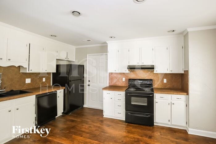 Building Photo - 12300 Danby Rd