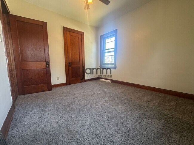 Building Photo - 4347 W 49th St