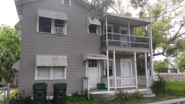 Primary Photo - Charming 2-Bedroom Apartment Near Downtown...