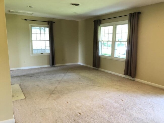 Building Photo - 103 Helmwood Dr