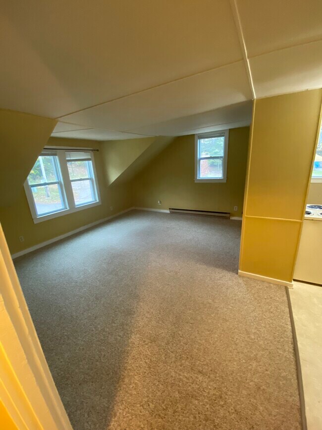 Building Photo - 7932 Violet Dr