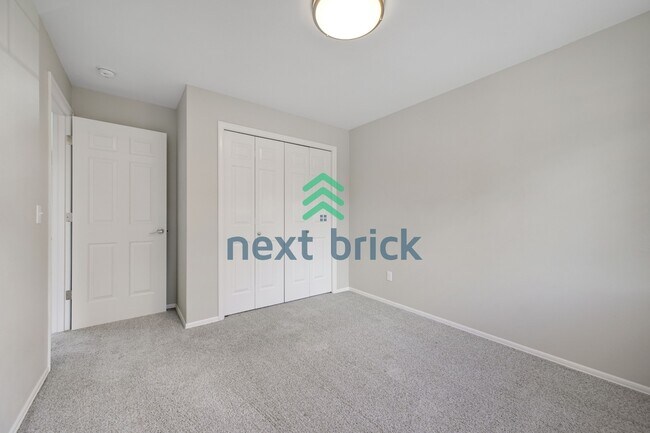 Building Photo - "Charming Sammamish Retreat: 3-Bedroom Home with 2.5 Baths & 1,710 Sq Ft of Comfort"