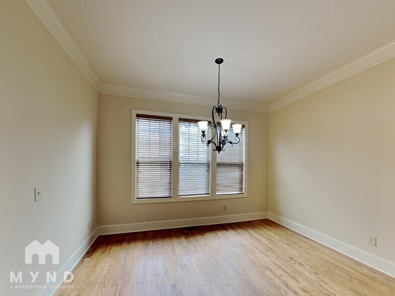 Building Photo - 3020 Eltham Pl