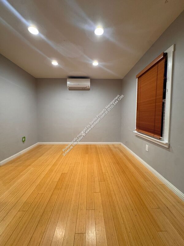 Building Photo - 7850 Crest Ave