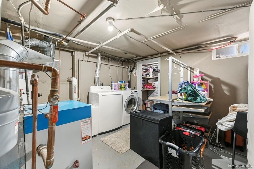 Laundry Room - 2576 Krameria St