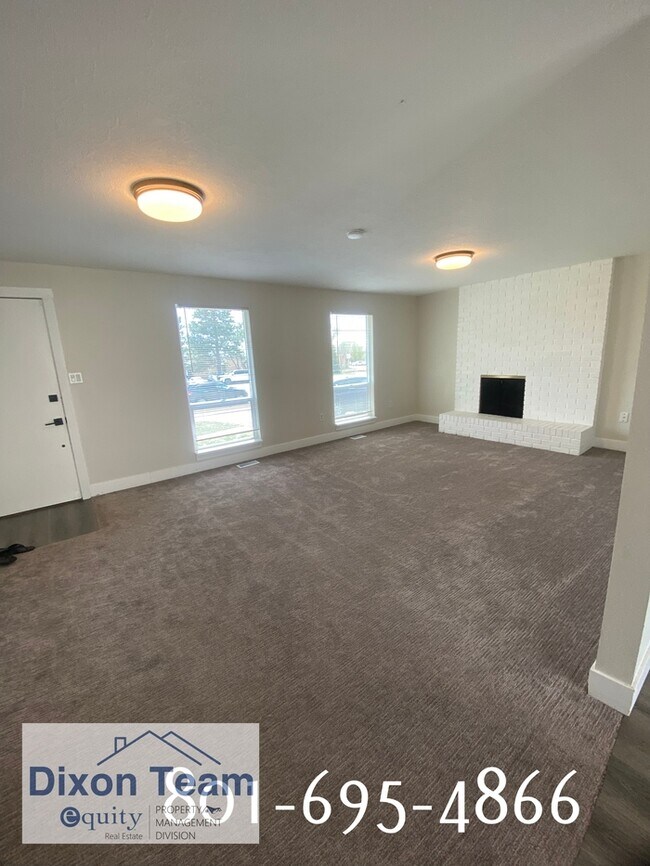 Building Photo - 792 Shepard Ln