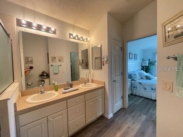 Building Photo - 2427 Chestnut Terrace