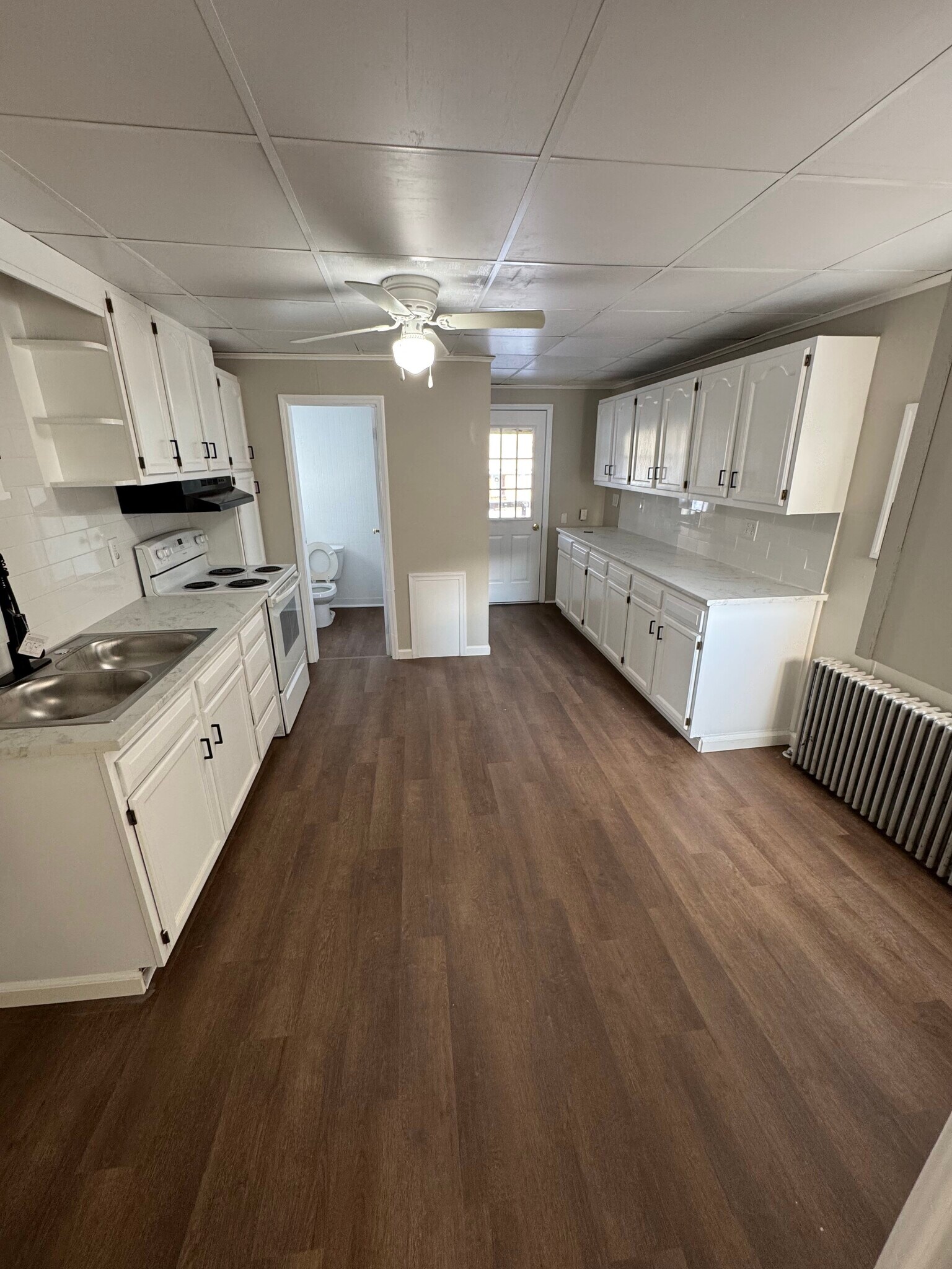 Building Photo - 206 Coal St