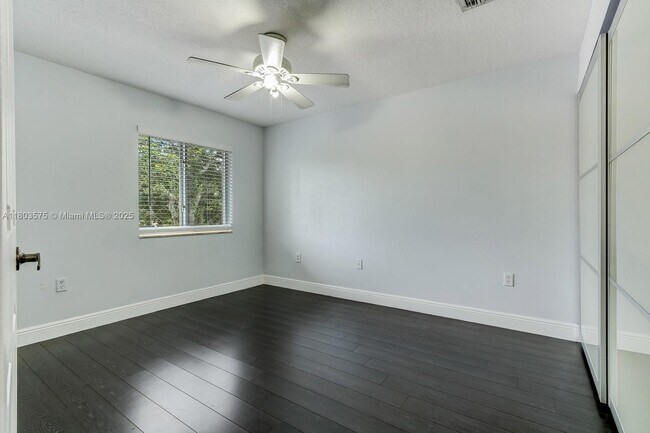 Building Photo - 2727 Treasure Cove Cir