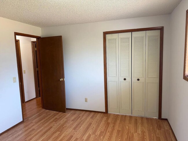Building Photo - 1422 Lawnridge Ave