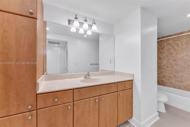 Building Photo - 401 69th St