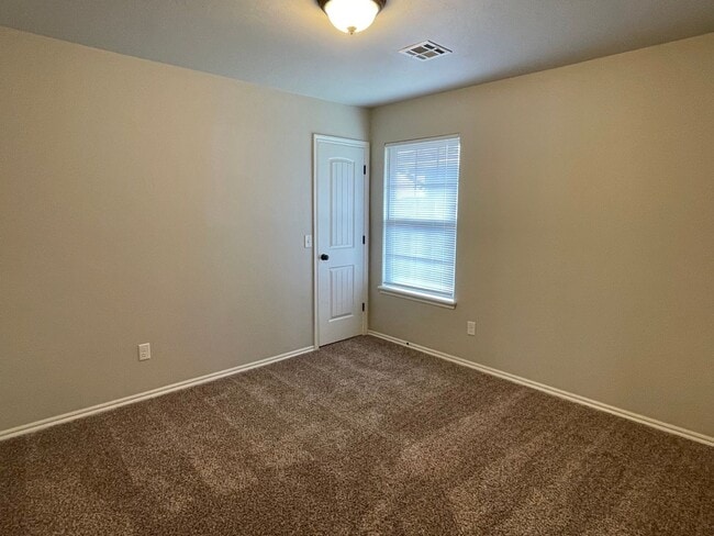 Building Photo - Great 3 bed 2 bath in Edmond!!