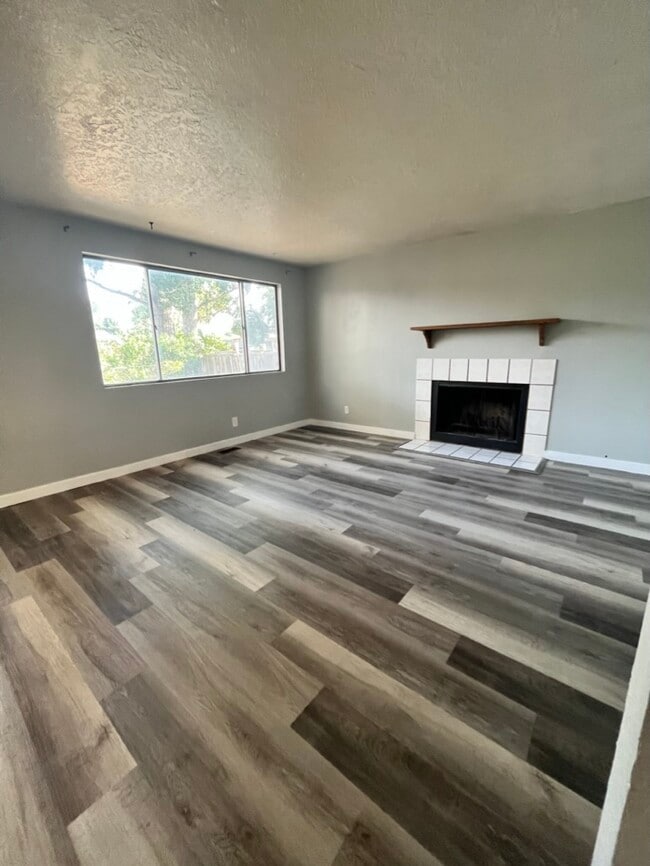 Building Photo - 507 Tindall Ave