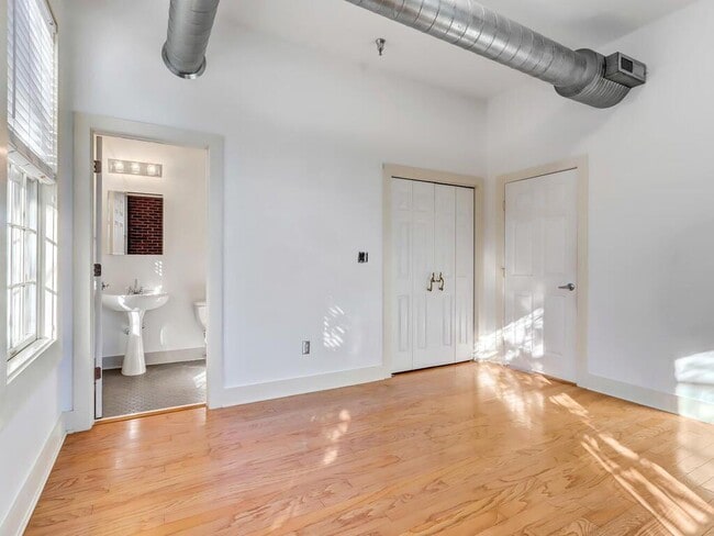 Building Photo - 1158 Ponce De Leon Ave NE
