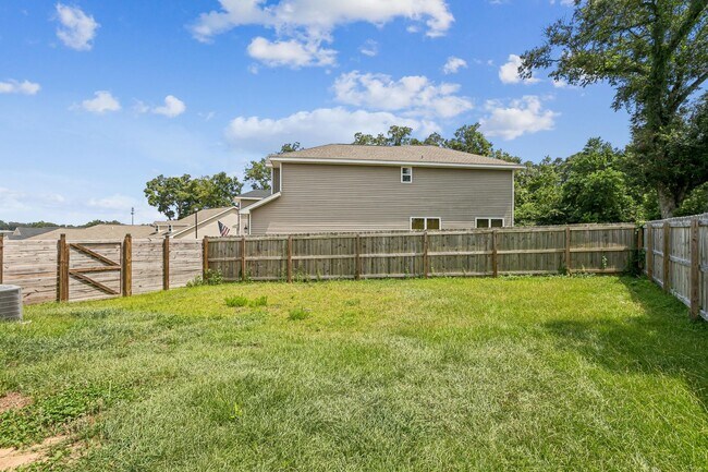 Building Photo - 7097 Sonny Dr