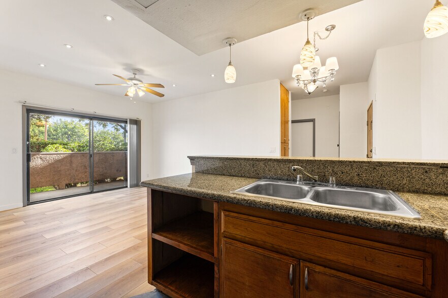 Building Photo - 10943 Laurel Canyon Blvd