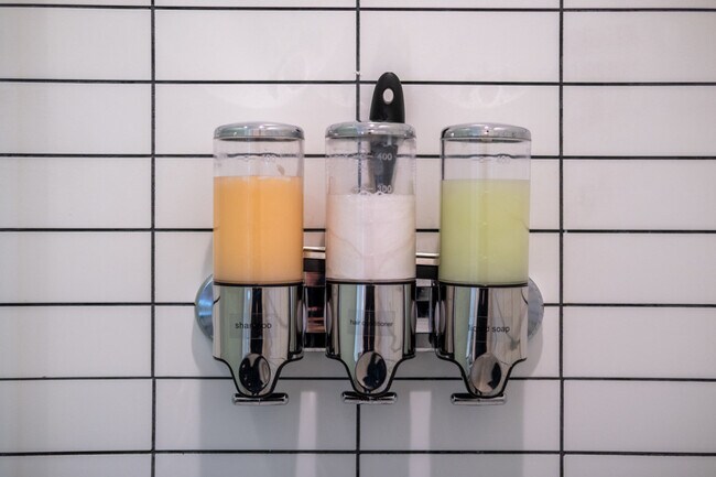 Building Photo - 523 W Vance Dr