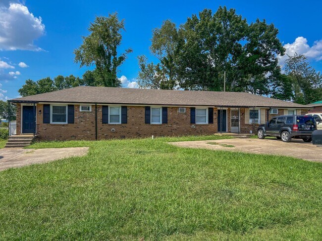 Primary Photo - 114 Tandy Dr