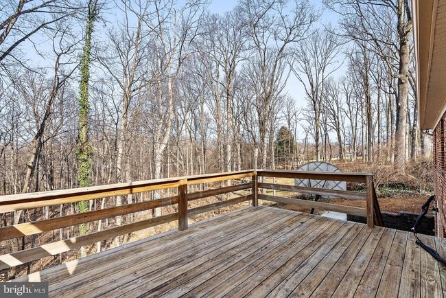 Building Photo - 122 Stuart Dr