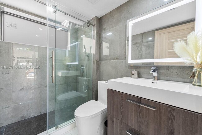 Building Photo - 9035 SW 156th Ct