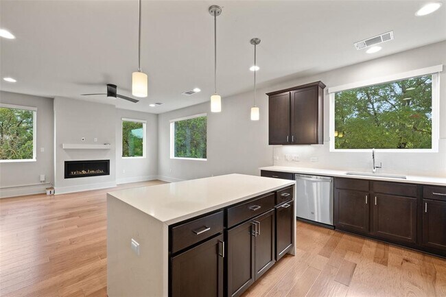 Primary Photo - 5202 Pink Poppy Pass