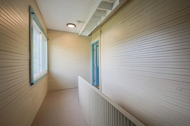 Building Photo - 19 Brantwood Rd