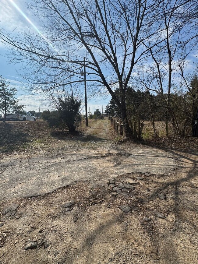 Building Photo - 4600 Braselton Hwy