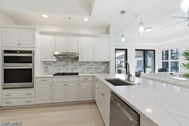 Building Photo - 10731 Mirasol Dr