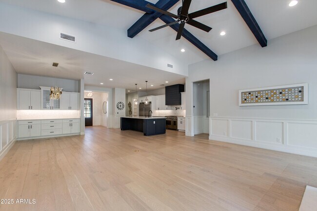 Building Photo - 3802 E Highland Ave