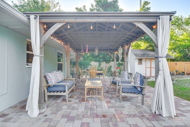 Building Photo - 7100 6th Ave N