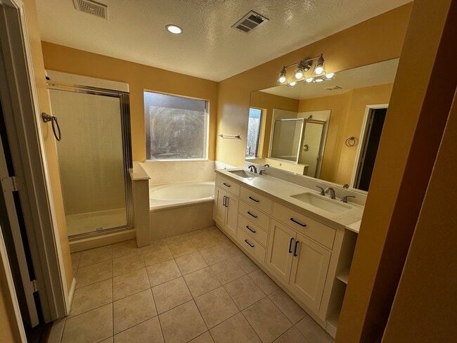 Building Photo - 9131 Knightsland Trail