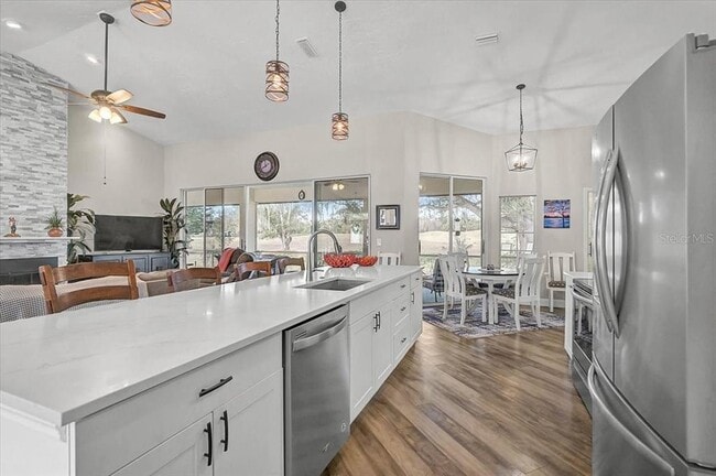 Building Photo - 4427 Highland Oaks Cir