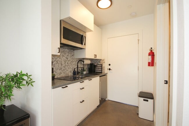 Building Photo - Modern Loft In Prime Wallingford Location!