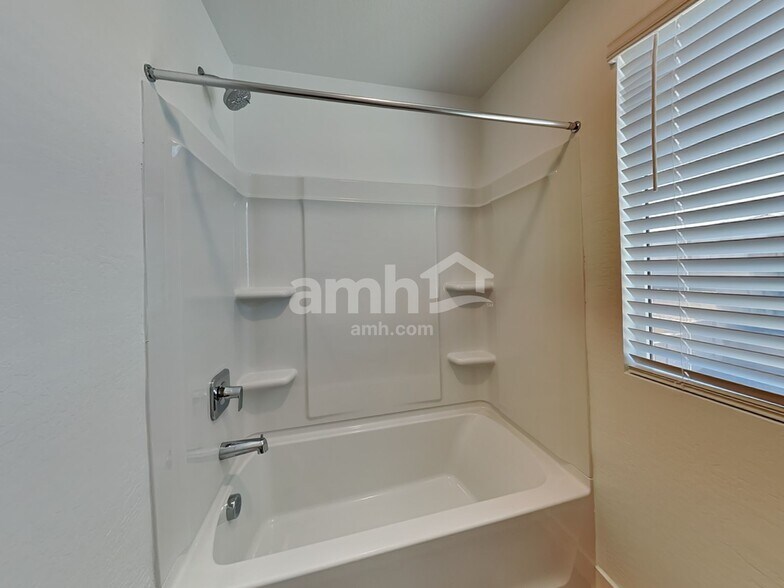 Building Photo - 12611 W Flynn Ln