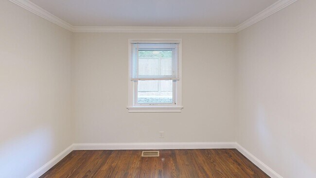 Building Photo - 6-Room4Ren6 Hardwick Terrace