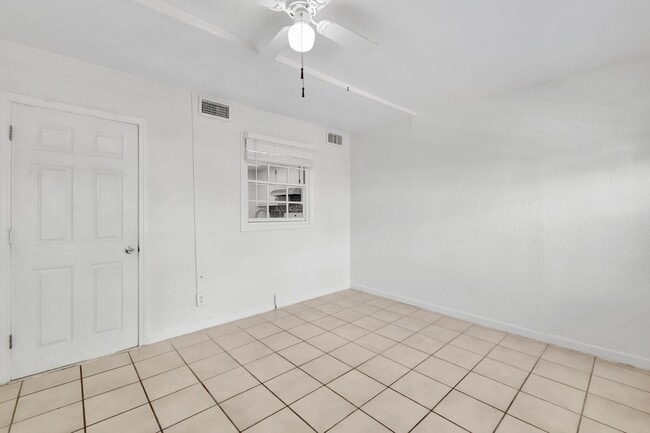 Building Photo - 2707 N Hwy A1A