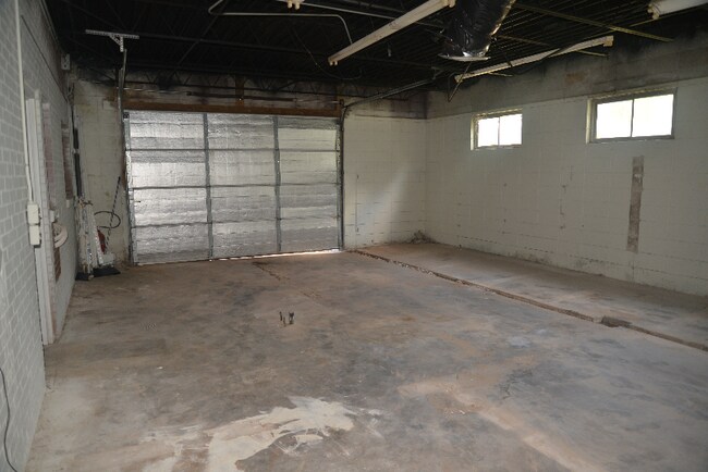 Building Photo - 2715 W Whitner St